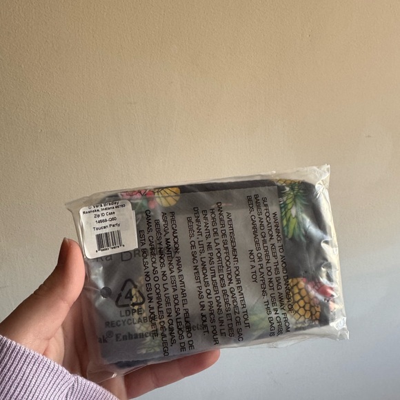 Brand New Vera Bradley ID Case and Lanyard and Slides - Picture 5 of 10